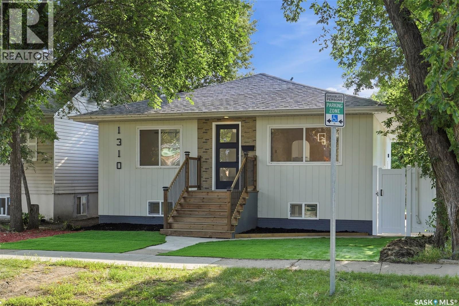 1310 B Avenue N, Saskatoon, Saskatchewan  S7L 1G5 - Photo 4 - SK044692