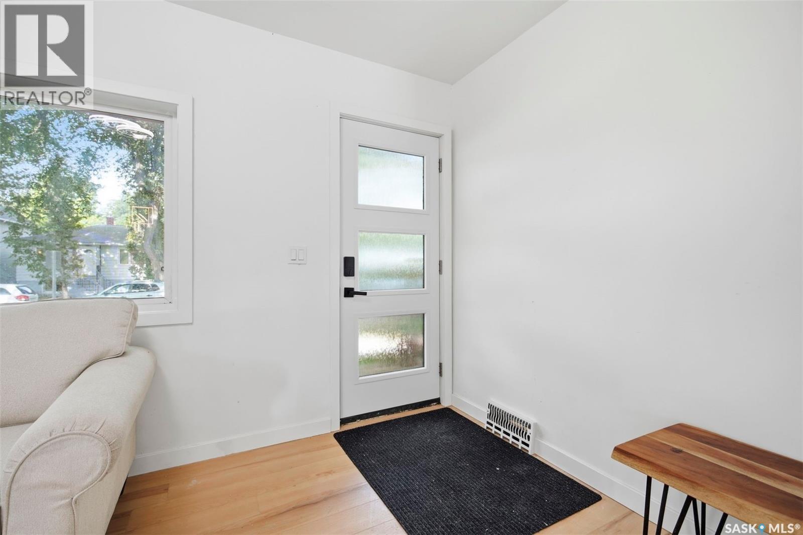 1310 B Avenue N, Saskatoon, Saskatchewan  S7L 1G5 - Photo 5 - SK044692