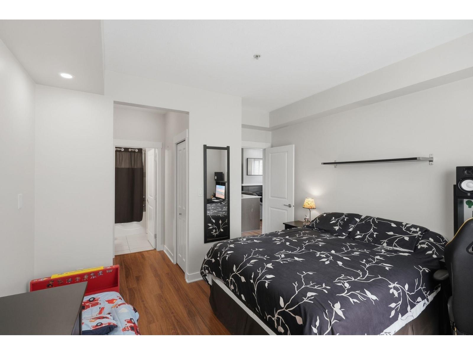 304 13339 102a Avenue, Surrey, British Columbia  V3T 0C5 - Photo 13 - R3153335