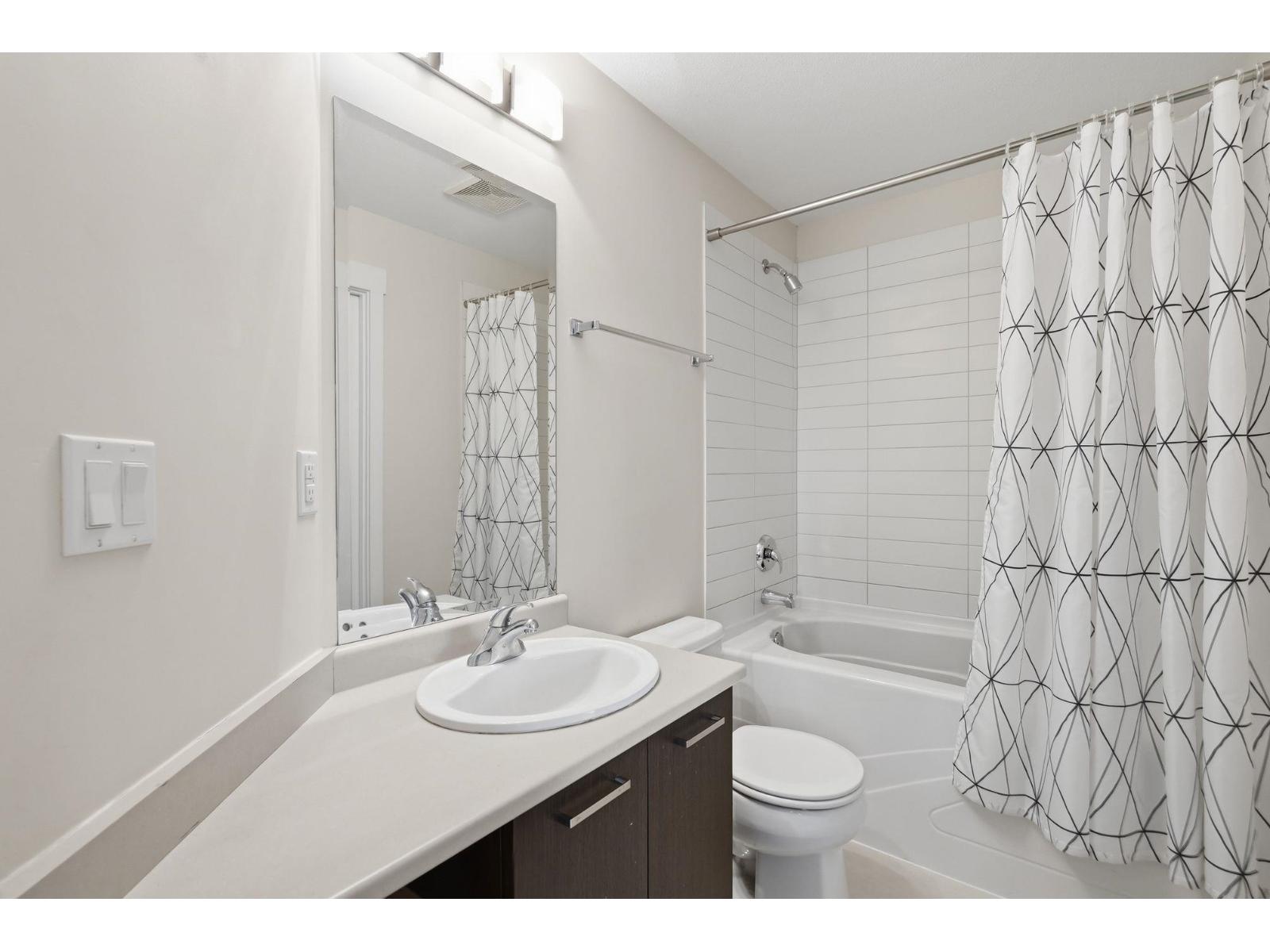 304 13339 102a Avenue, Surrey, British Columbia  V3T 0C5 - Photo 15 - R3153335