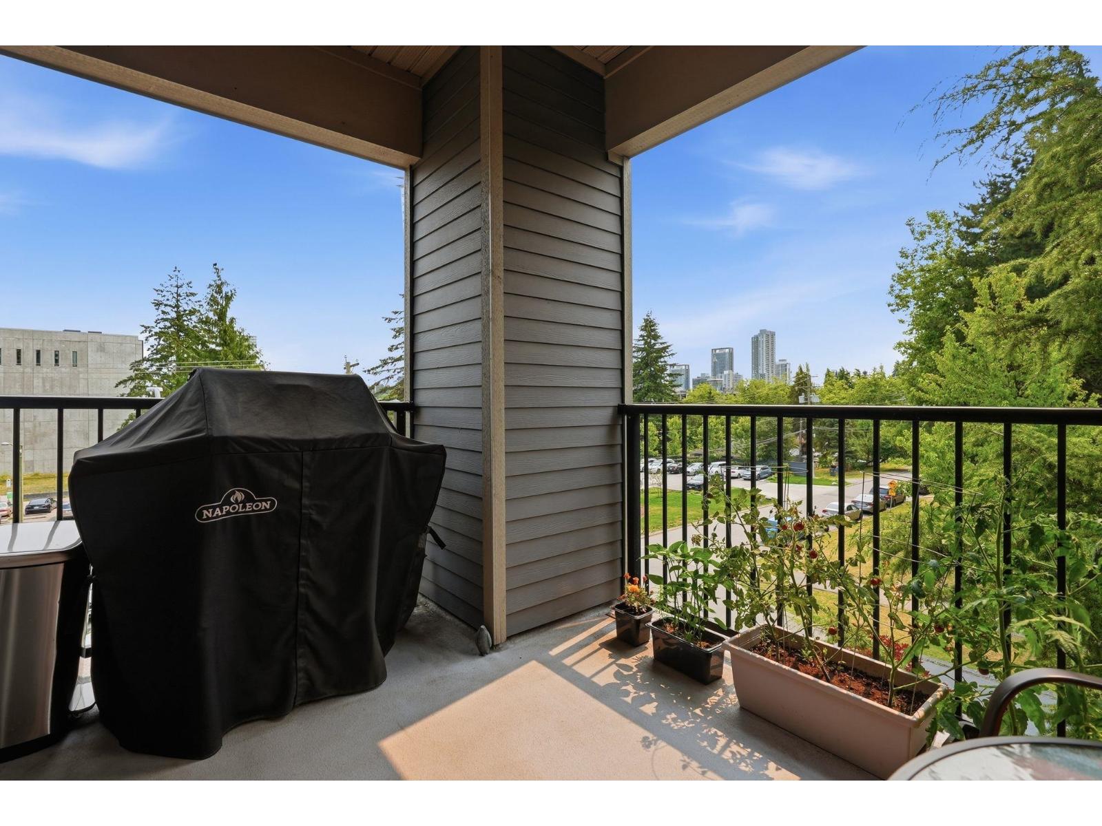 304 13339 102a Avenue, Surrey, British Columbia  V3T 0C5 - Photo 18 - R3153335