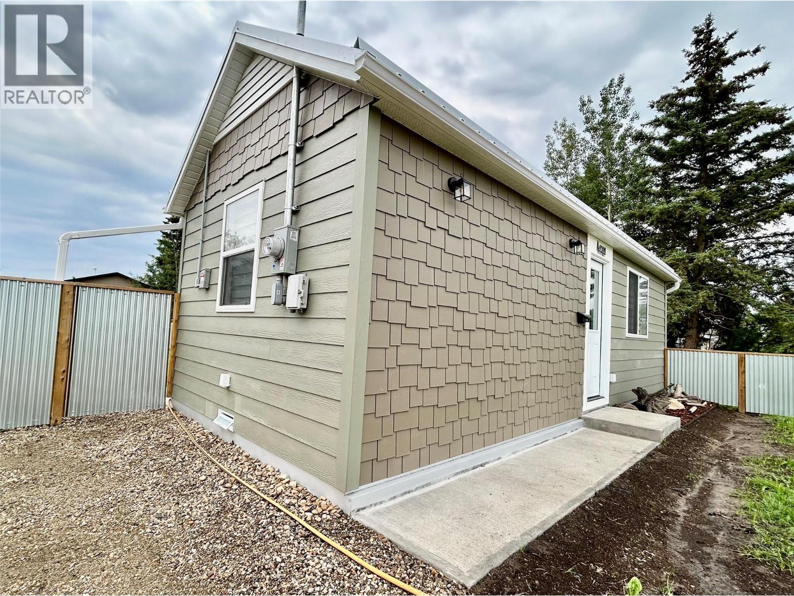 9200 8 Street, Dawson Creek, British Columbia