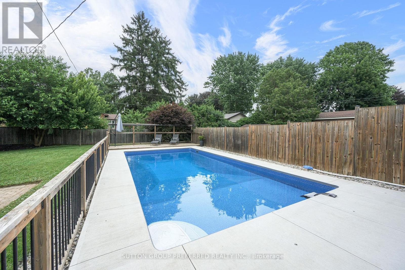 240 Byron Avenue, Thames Centre, Ontario  N0L 1G3 - Photo 8 - X13647746