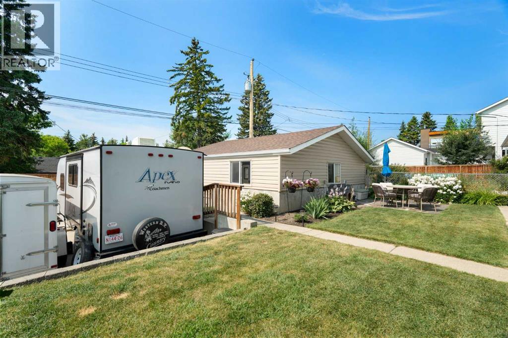 15 Carmangay Crescent NW, Calgary, Alberta  T2L 0S8 - Photo 27 - A2331075