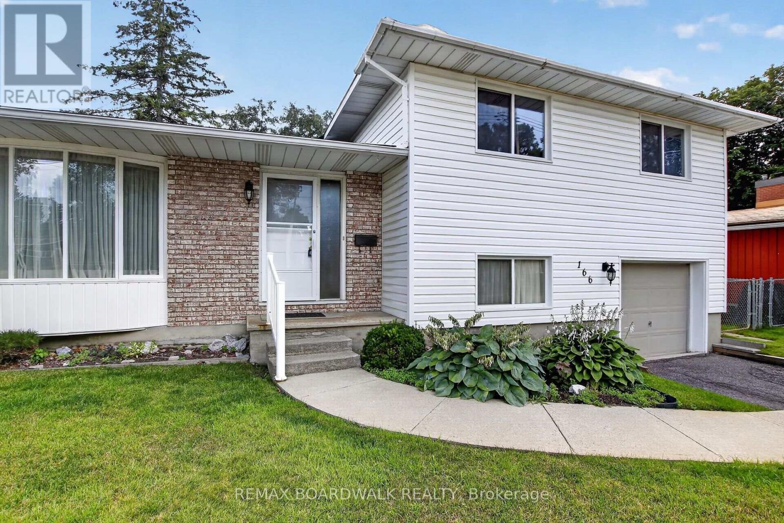 166 DAN STREET, Arnprior, Ontario