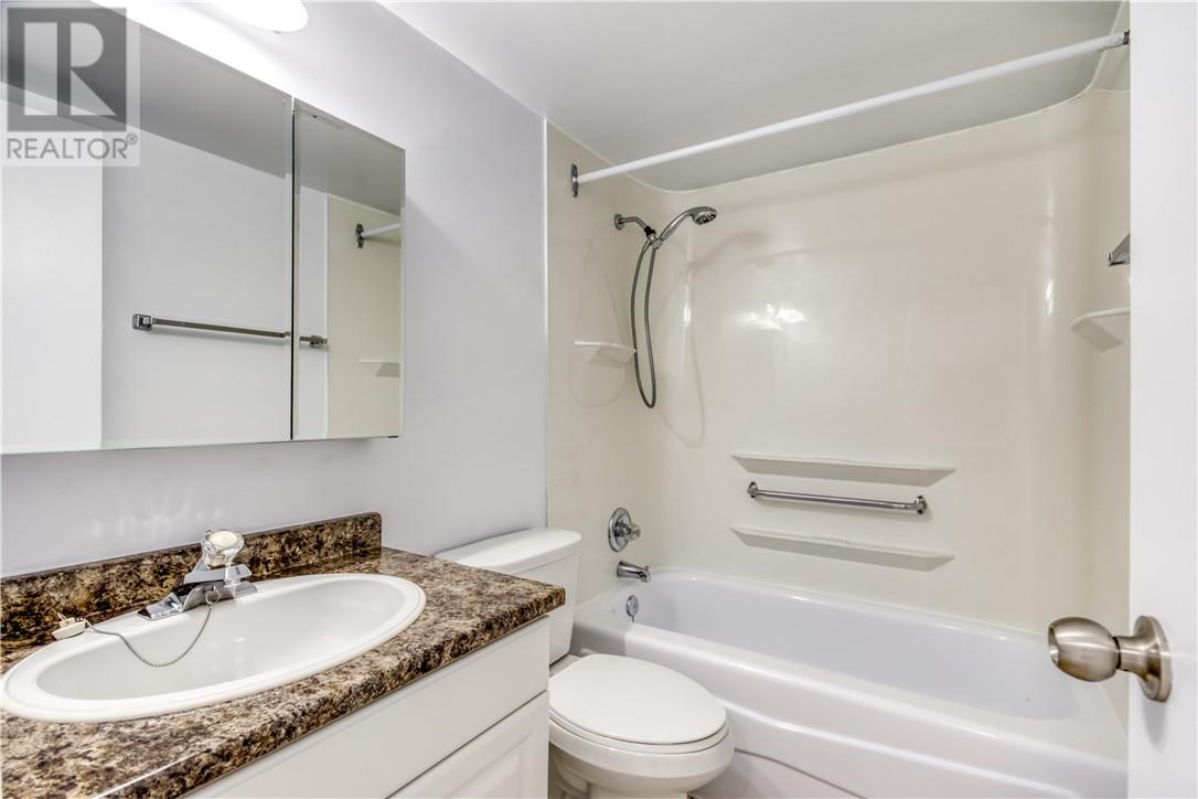 901 Lasalle Boulevard Unit# Ph4, Greater Sudbury, Ontario  P3A 1X7 - Photo 12 - 2129590