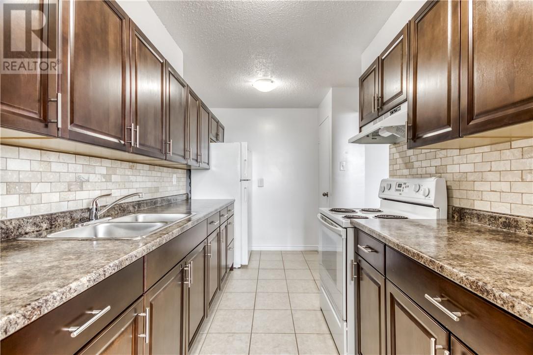 901 Lasalle Boulevard Unit# Ph4, Greater Sudbury, Ontario  P3A 1X7 - Photo 8 - 2129590