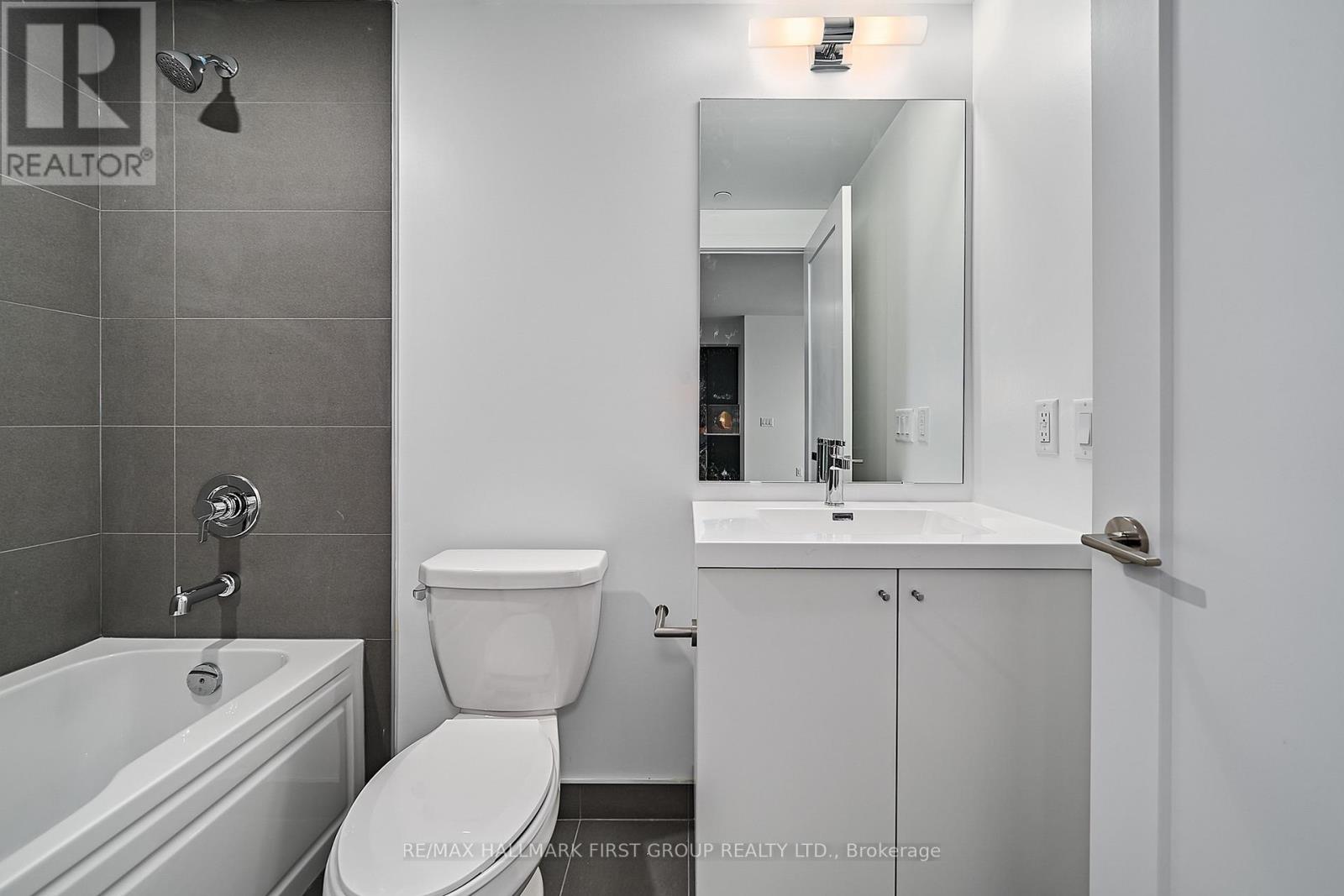 2708 - 2545 Simcoe Street N, Oshawa, Ontario  L1W 0W3 - Photo 22 - E13647698