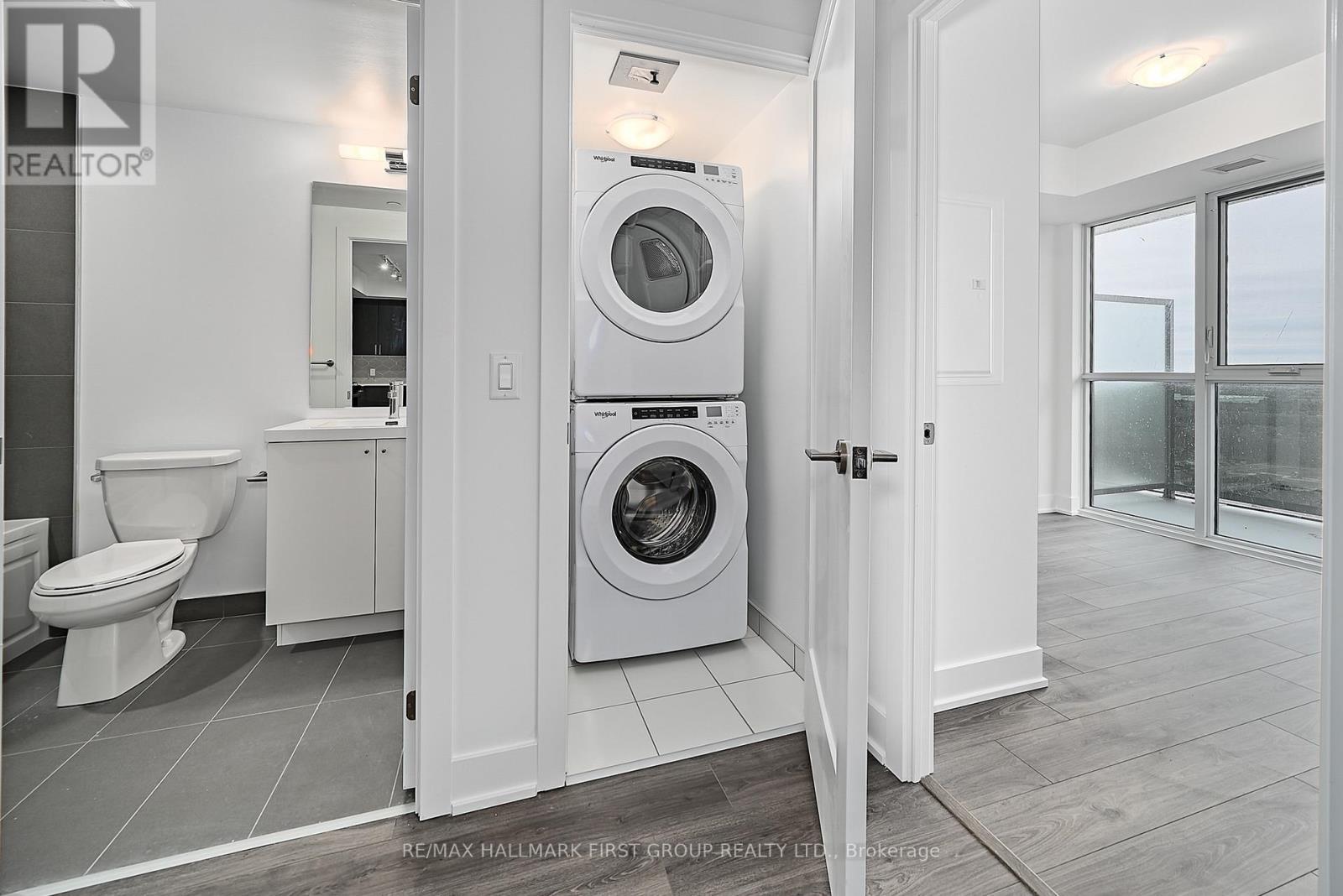 2708 - 2545 SIMCOE STREET N