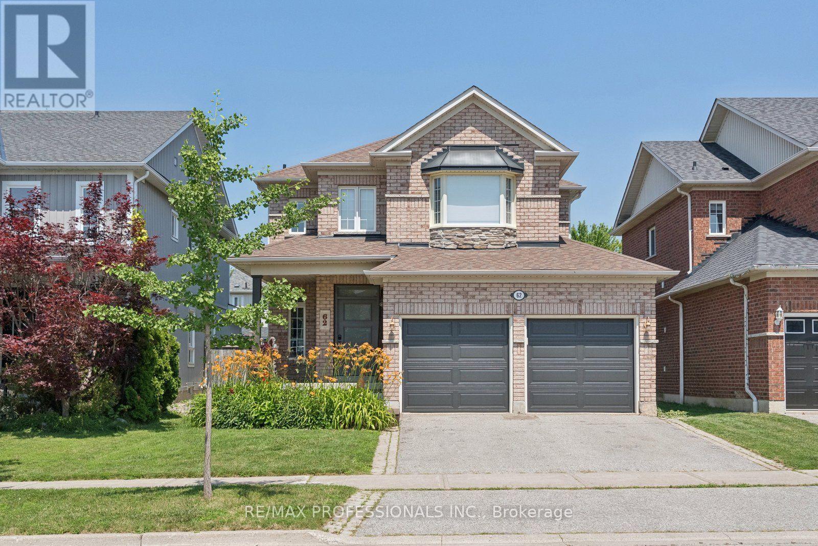 62 Blackfriar Avenue, Whitby, Ontario  L1M 2C1 - Photo 2 - E13647724