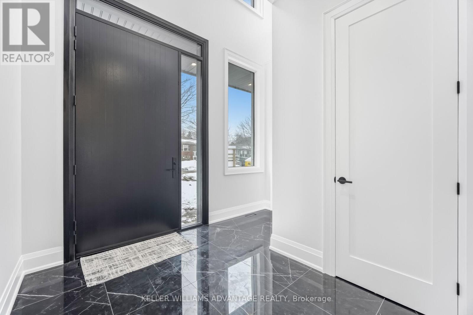 711 Hillview Crescent, Pickering, Ontario  L1W 2R6 - Photo 2 - E13647744