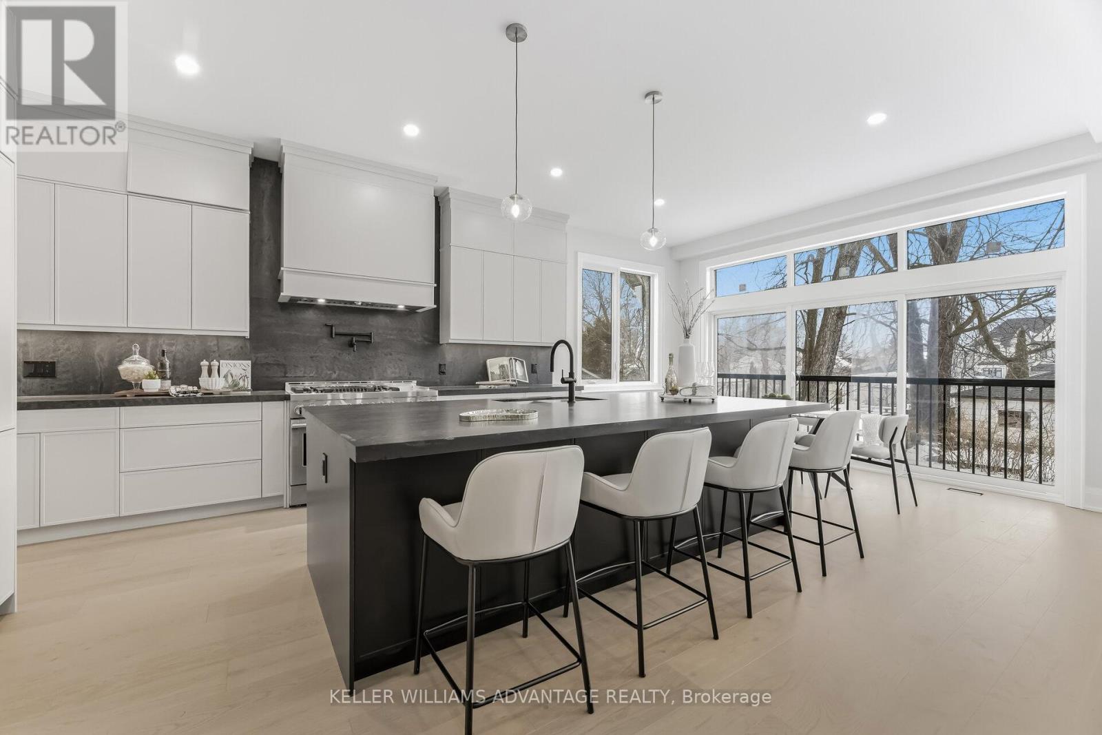 711 Hillview Crescent, Pickering, Ontario  L1W 2R6 - Photo 7 - E13647768