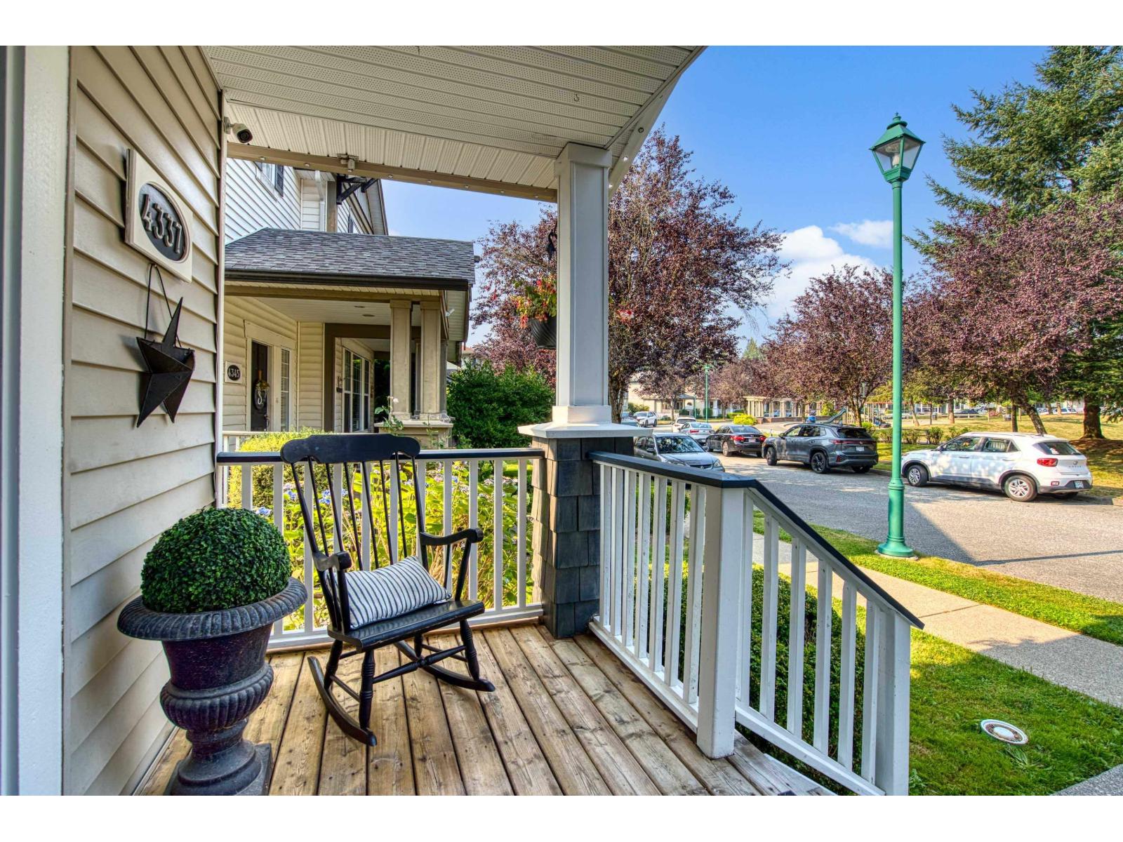 4337 Callaghan Crescent, Abbotsford, British Columbia  V3G 2Z1 - Photo 4 - R3153402