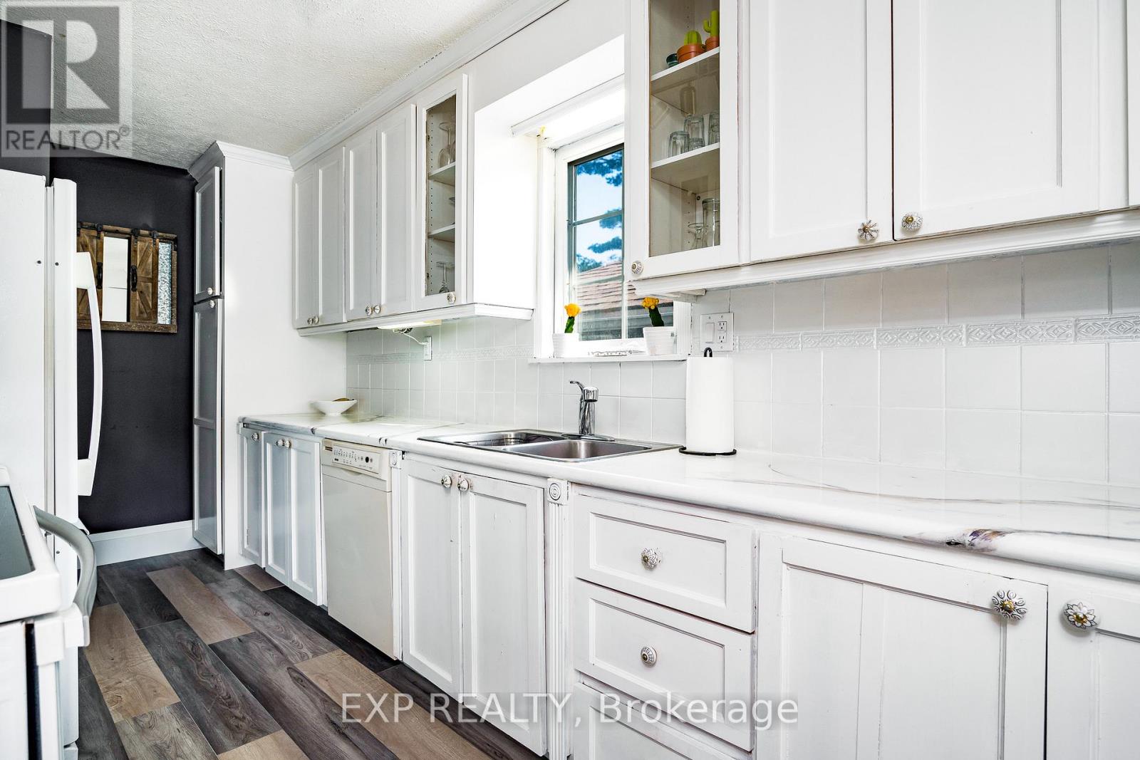 27 Sunnidale Road S, Wasaga Beach, Ontario  L9Z 2M5 - Photo 6 - S13647796
