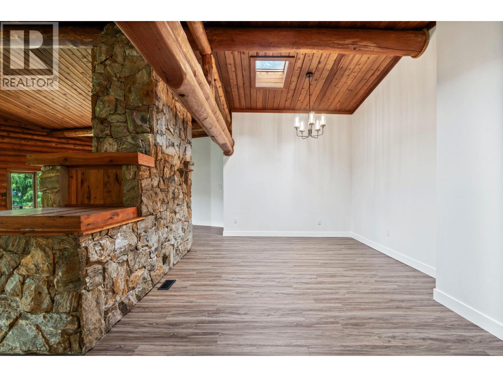 5773 Sunnybrae Canoe Point Road, Tappen, British Columbia  V0E 2X1 - Photo 11 - 10386387