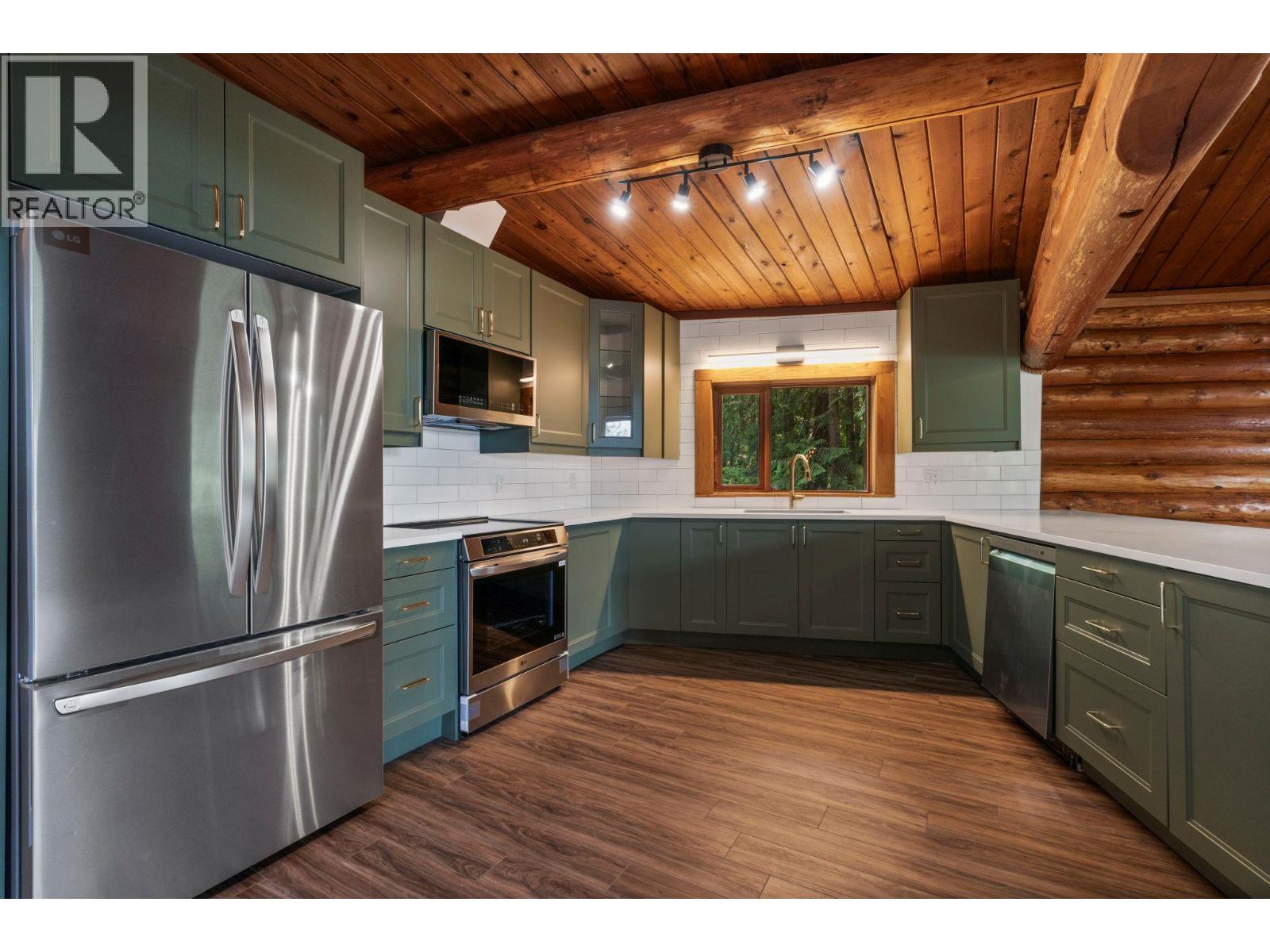 5773 Sunnybrae Canoe Point Road, Tappen, British Columbia  V0E 2X1 - Photo 3 - 10386387