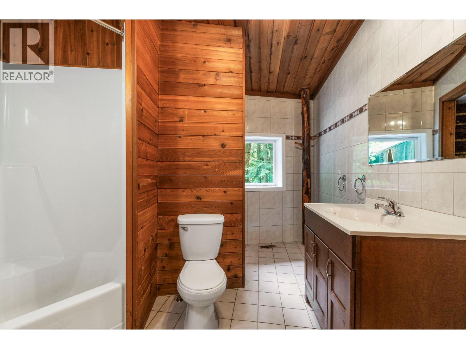 5773 Sunnybrae Canoe Point Road, Tappen, British Columbia  V0E 2X1 - Photo 51 - 10386387