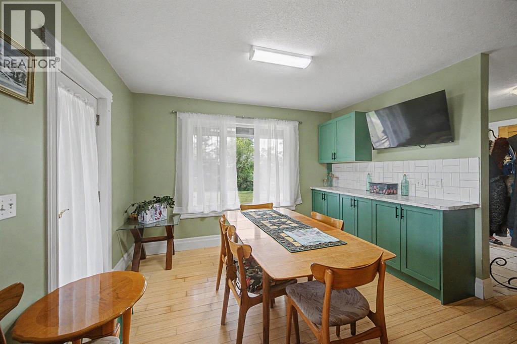 693 10 Avenue, Carstairs, Alberta  t0m 0n0 - Photo 9 - A2332977