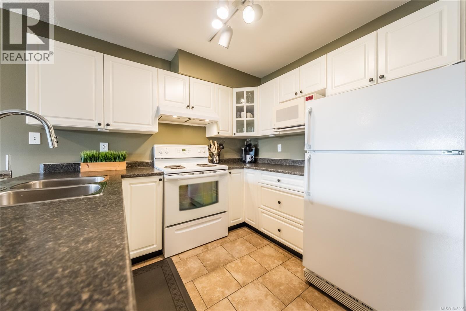 110 1201 Henry Rd, Courtenay, British Columbia  V9J 1L0 - Photo 16 - 1045205