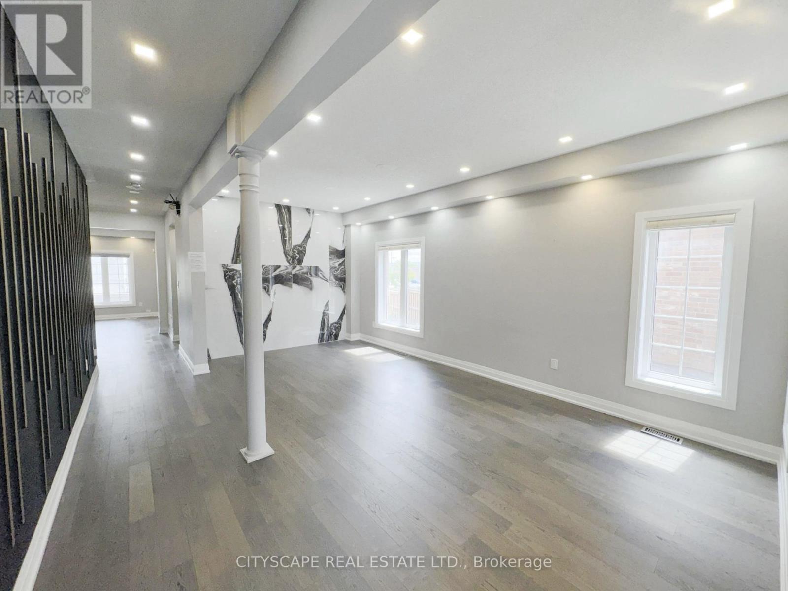 6 Jenna Court, Brampton, Ontario  L6R 3P5 - Photo 6 - W13647728