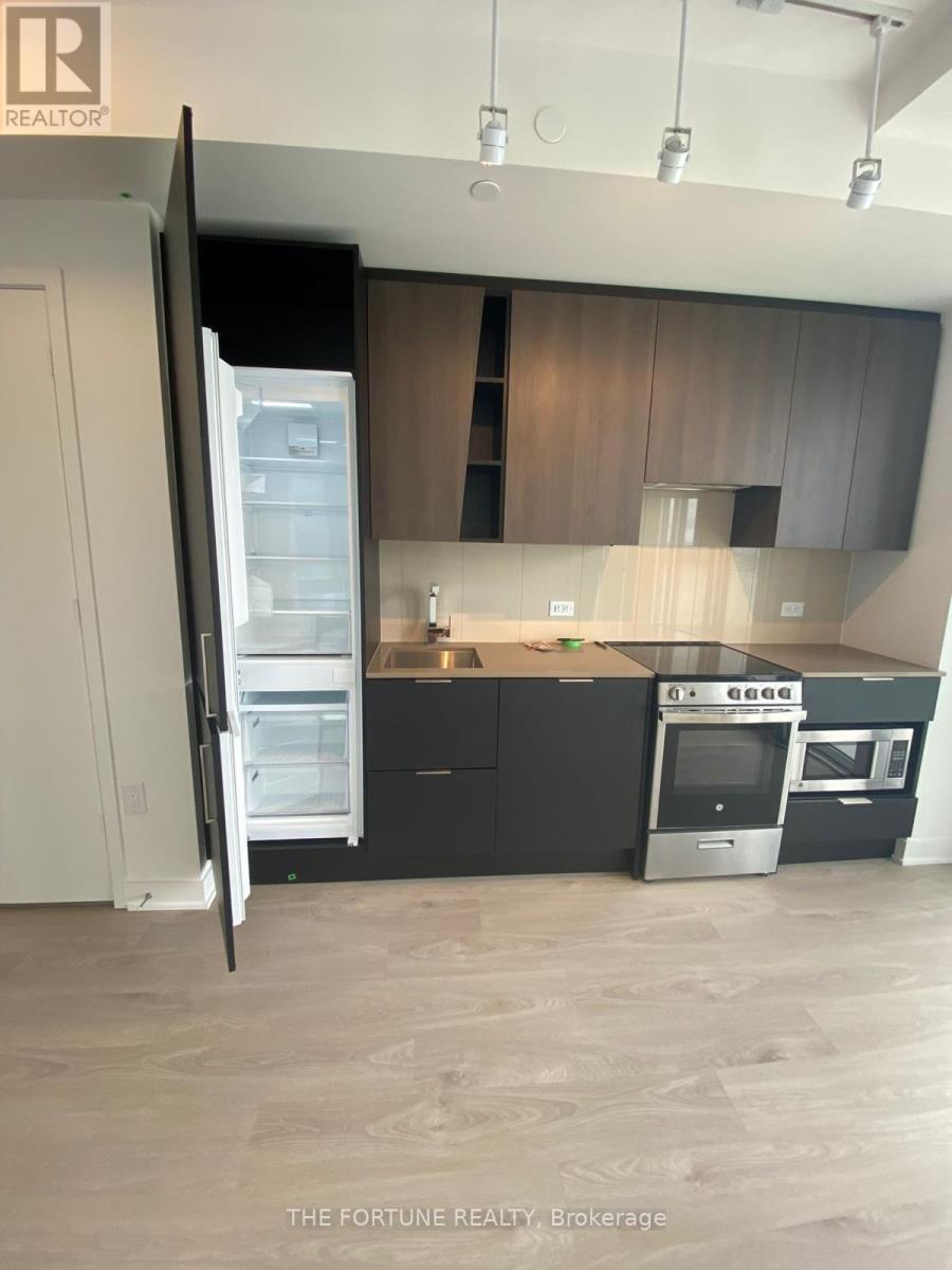 1709 - 3900 CONFEDERATION PARKWAY, Mississauga, Ontario