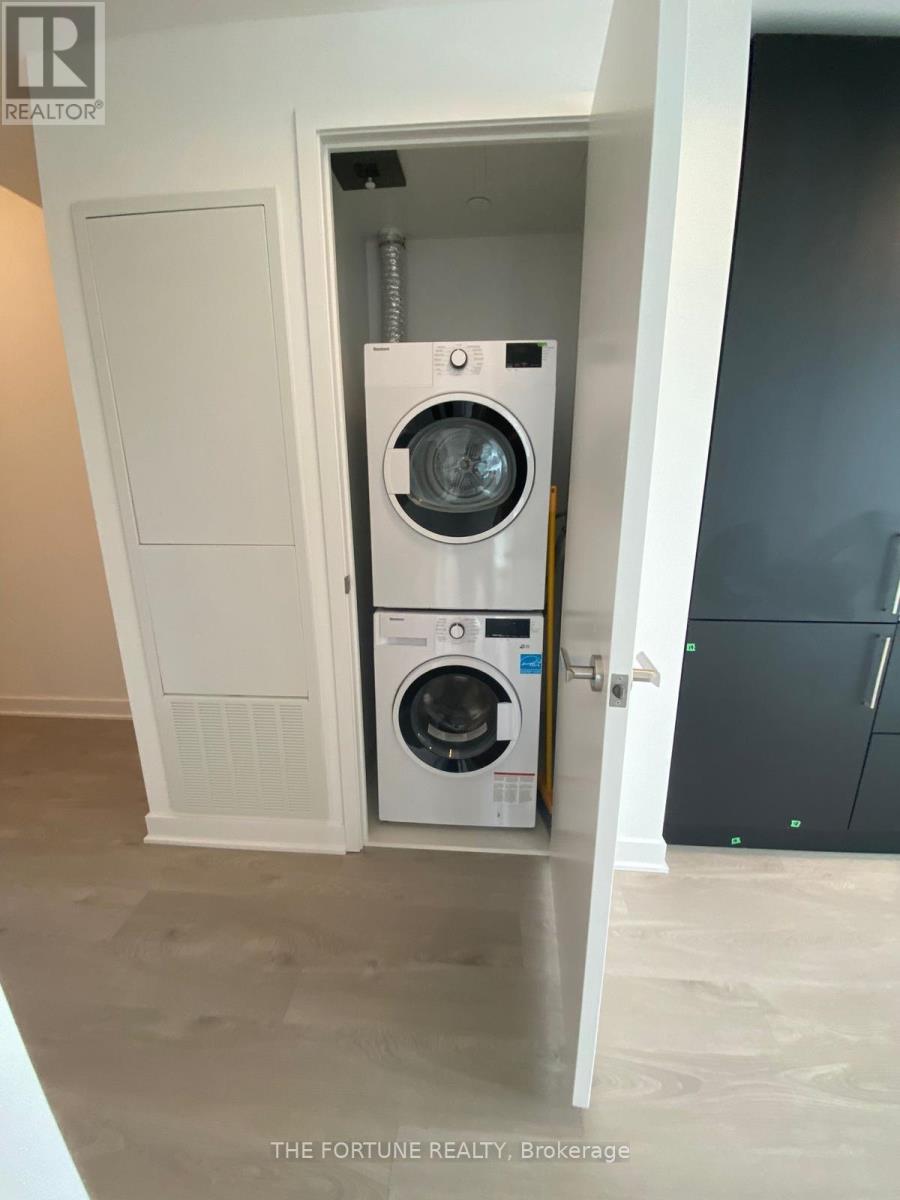 1709 - 3900 Confederation Parkway, Mississauga, Ontario  L5B 0M3 - Photo 13 - W13647736