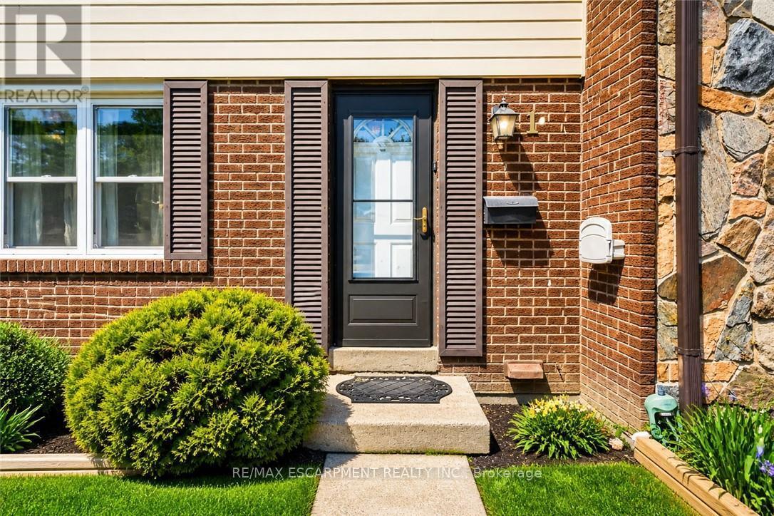 11 - 2825 Gananoque Drive, Mississauga, Ontario  L5N 1V6 - Photo 2 - W13647738