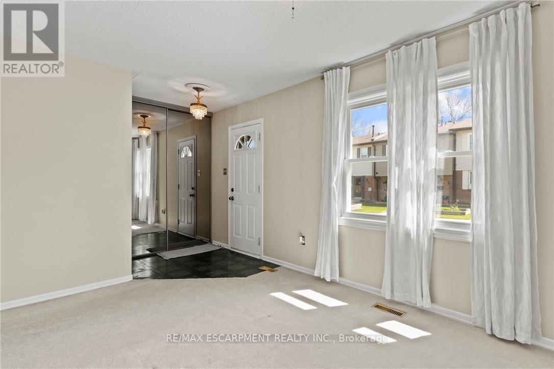 11 - 2825 Gananoque Drive, Mississauga, Ontario  L5N 1V6 - Photo 6 - W13647738