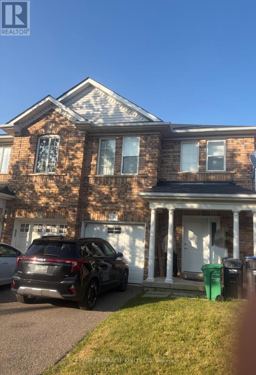 9 FARTHINGALE CRESCENT, Brampton, Ontario