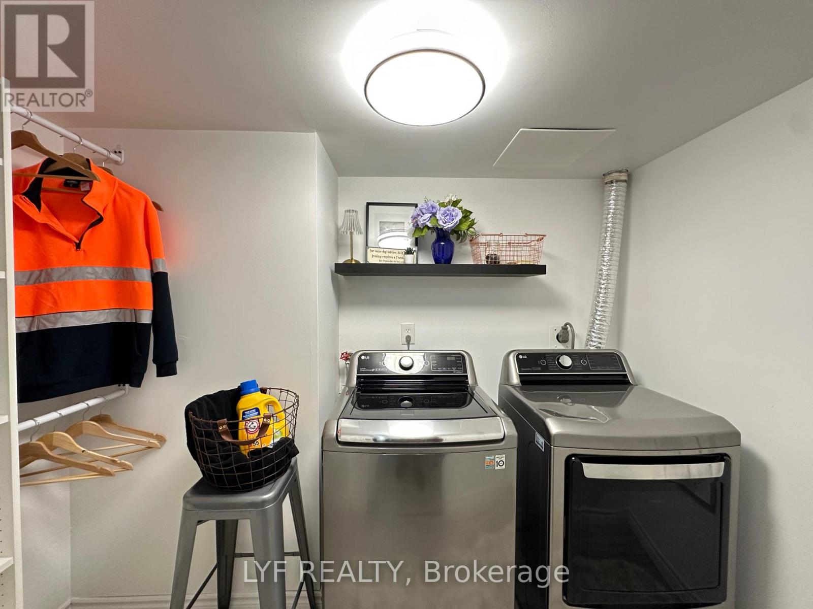 401 - 81 Millside Drive, Milton, Ontario  L9T 3X4 - Photo 4 - W13647754