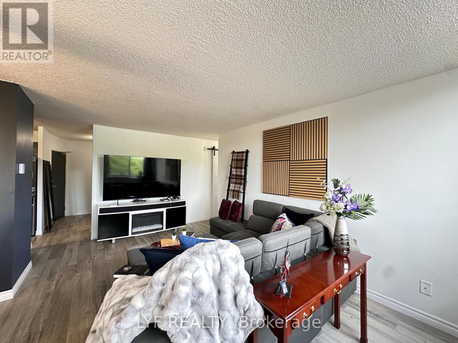 401 - 81 Millside Drive, Milton, Ontario  L9T 3X4 - Photo 7 - W13647754