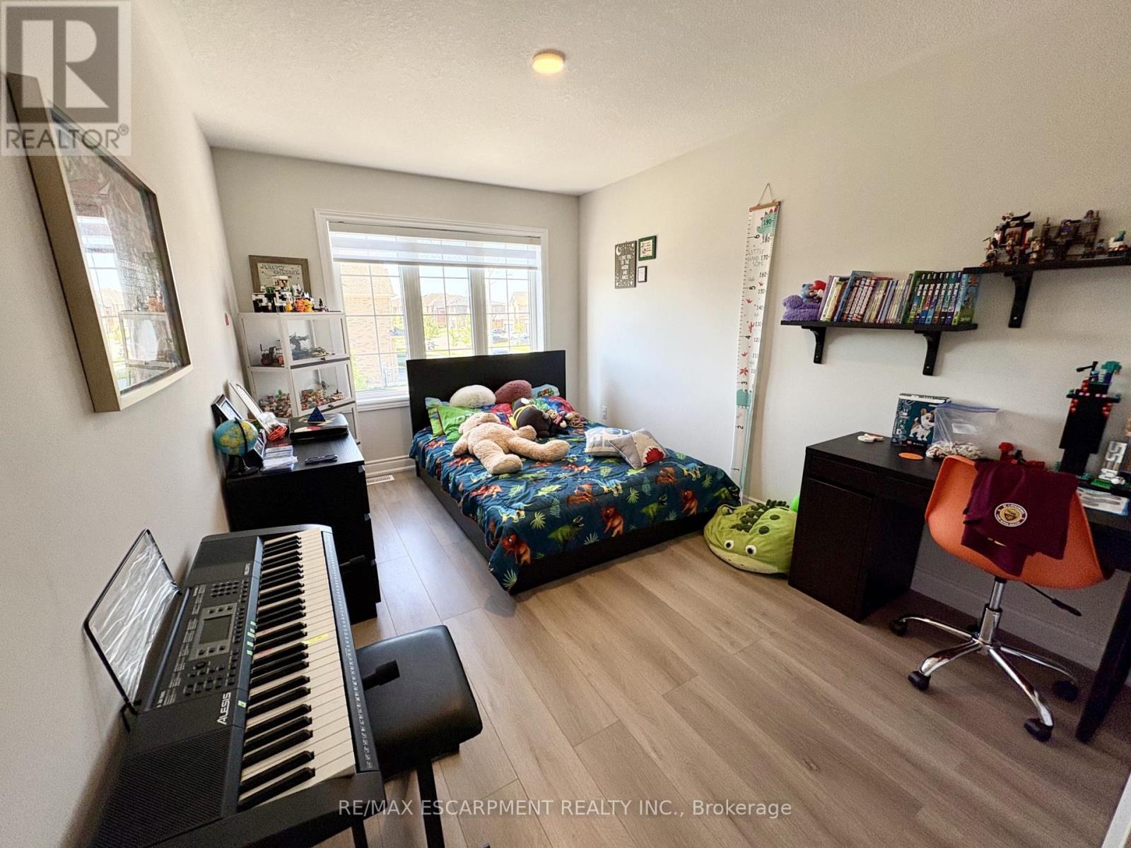 4 Harmony Way, Welland, Ontario  L2V 0G9 - Photo 11 - X13647756