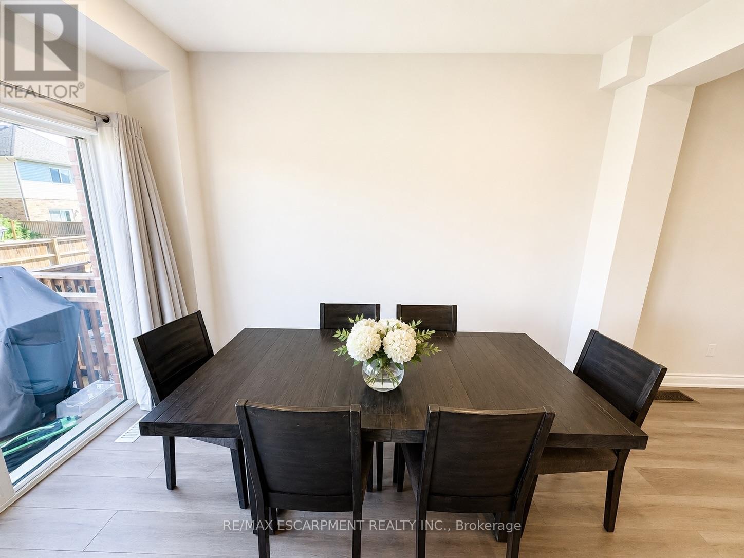 4 Harmony Way, Welland, Ontario  L2V 0G9 - Photo 6 - X13647756