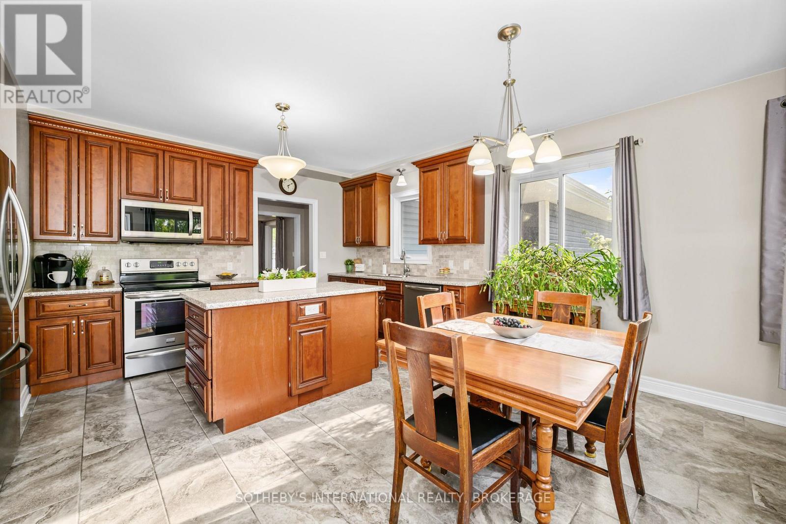 880 Edgemere Road, Fort Erie, Ontario  L2A 1A8 - Photo 14 - X13647782