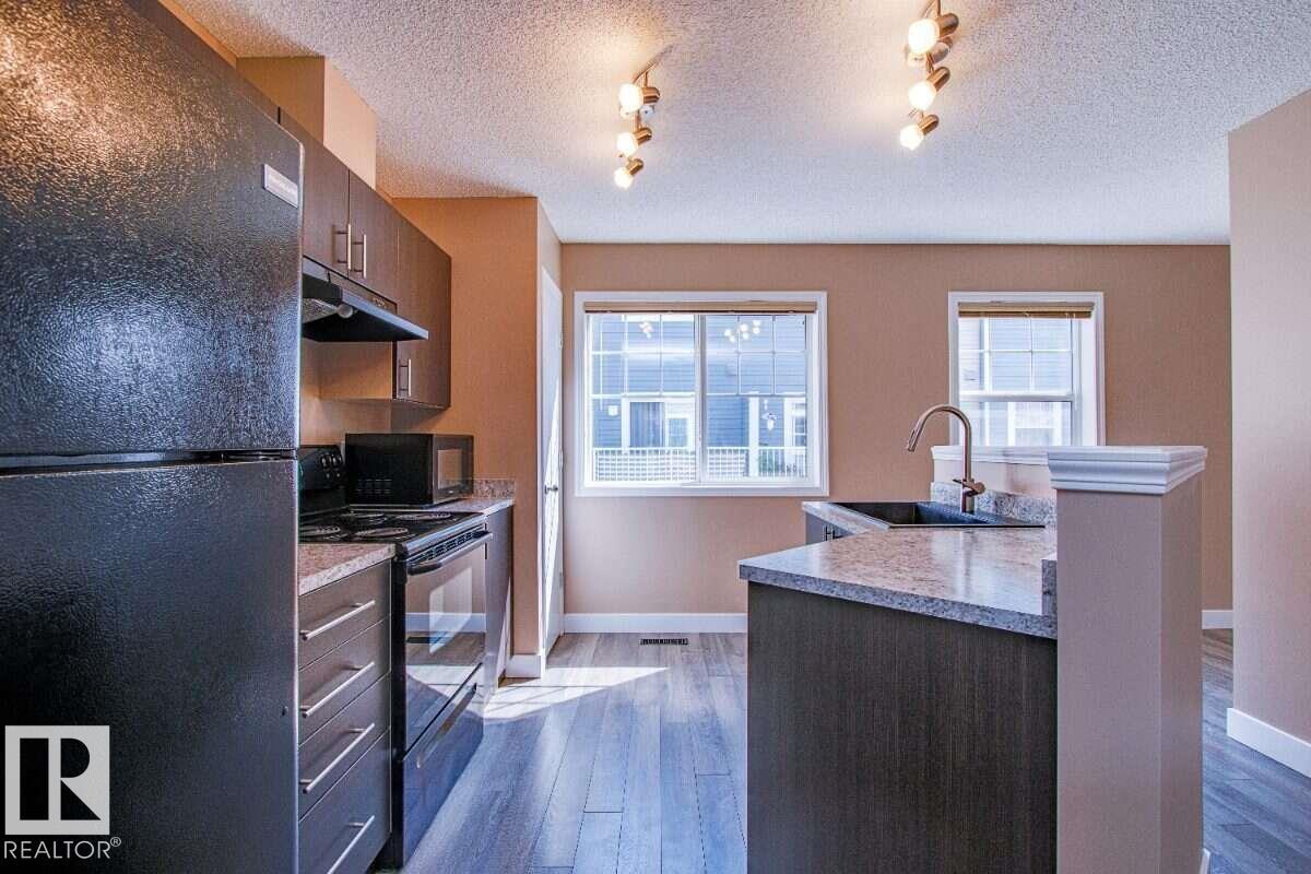#15 8304 11 AV SW, edmonton, Alberta