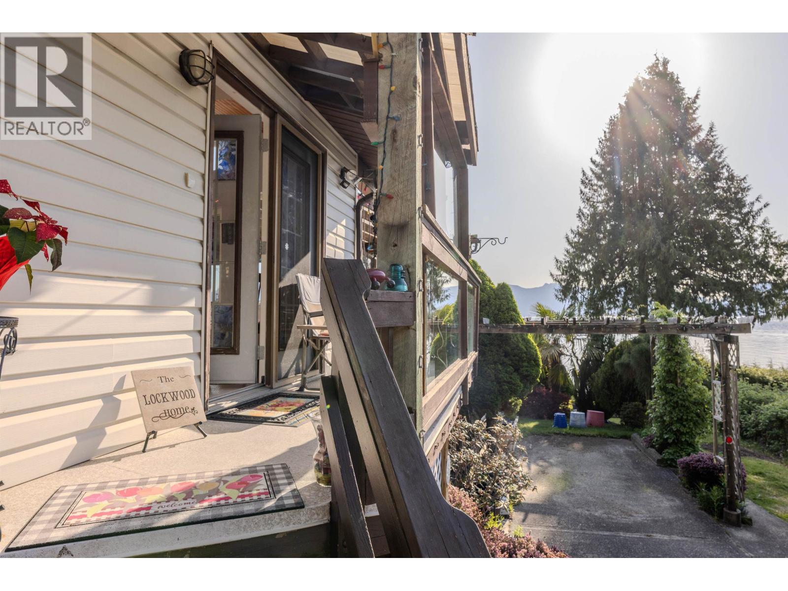 1162 Point Road, Gibsons, British Columbia  V0N 1V1 - Photo 35 - R3106952