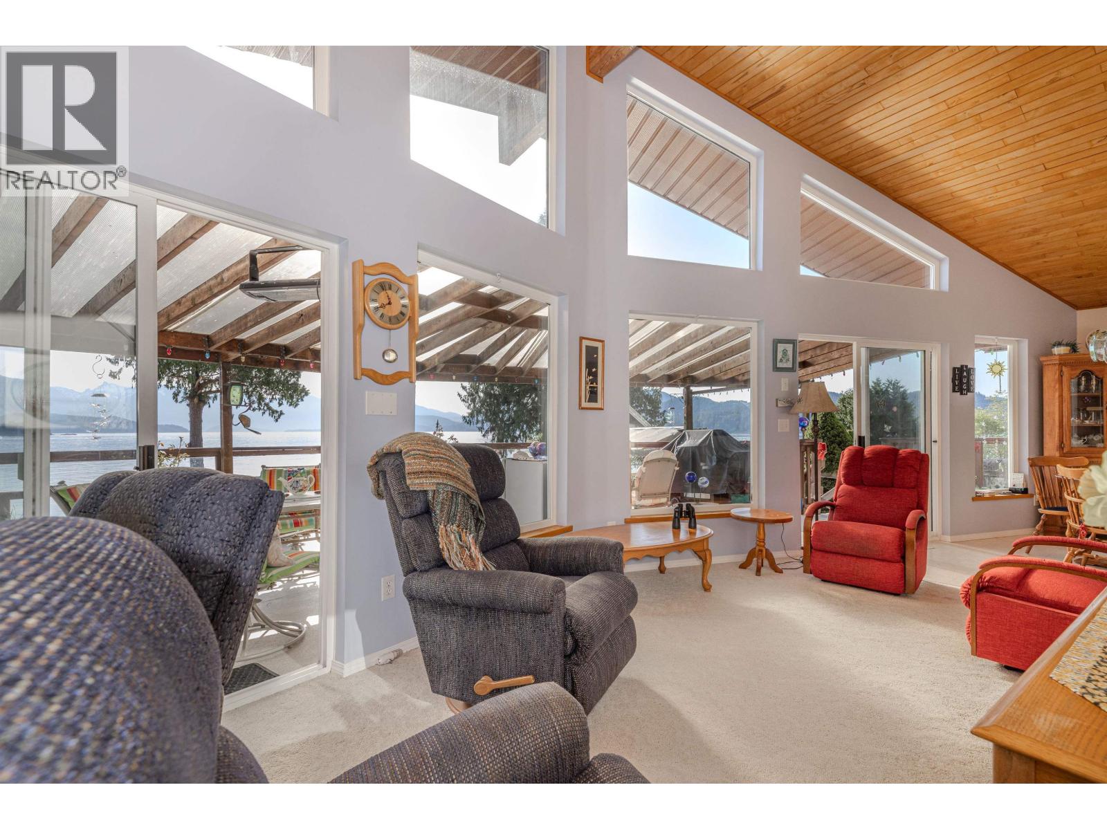 1162 Point Road, Gibsons, British Columbia  V0N 1V1 - Photo 15 - R3106952