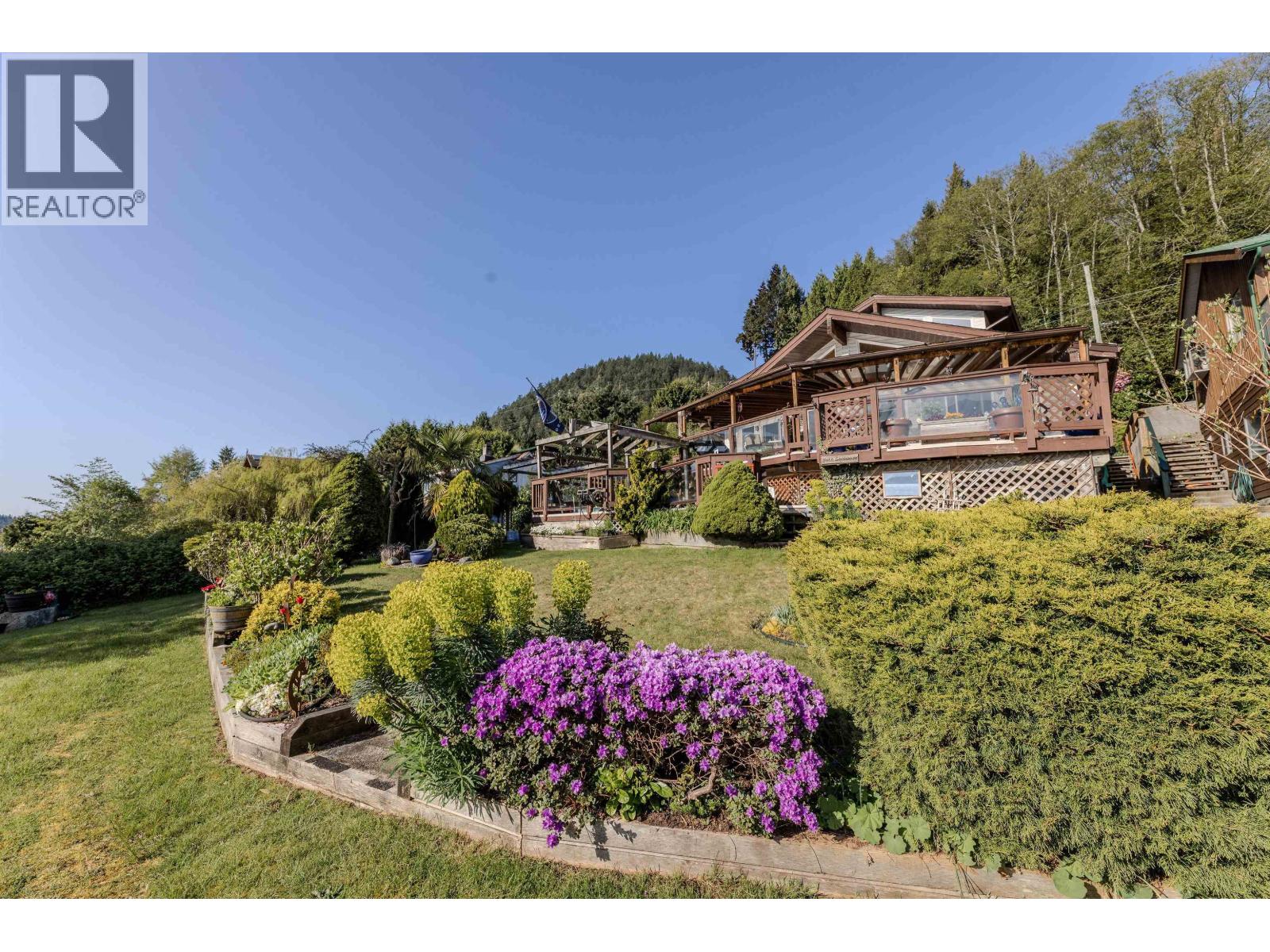 1162 Point Road, Gibsons, British Columbia  V0N 1V1 - Photo 1 - R3106952