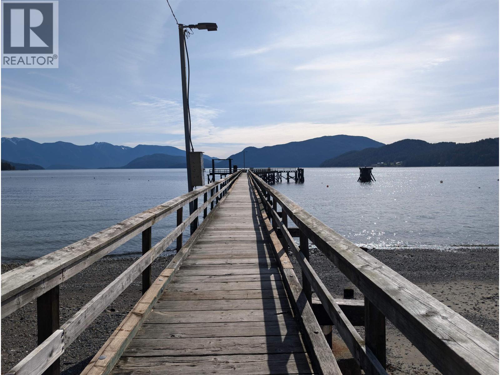 1162 Point Road, Gibsons, British Columbia  V0N 1V1 - Photo 5 - R3106952