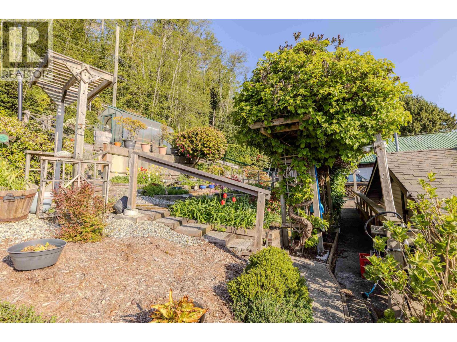 1162 Point Road, Gibsons, British Columbia  V0N 1V1 - Photo 39 - R3106952