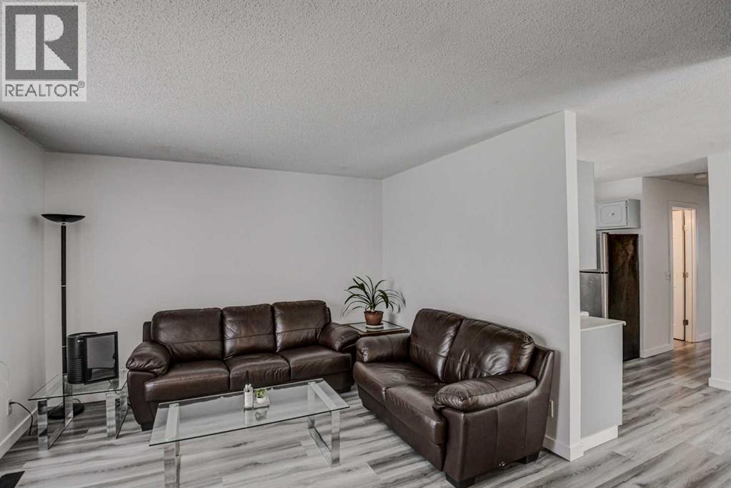 184 Erin Croft Crescent SE, Calgary, Alberta  T2B 2V1 - Photo 3 - A2331639