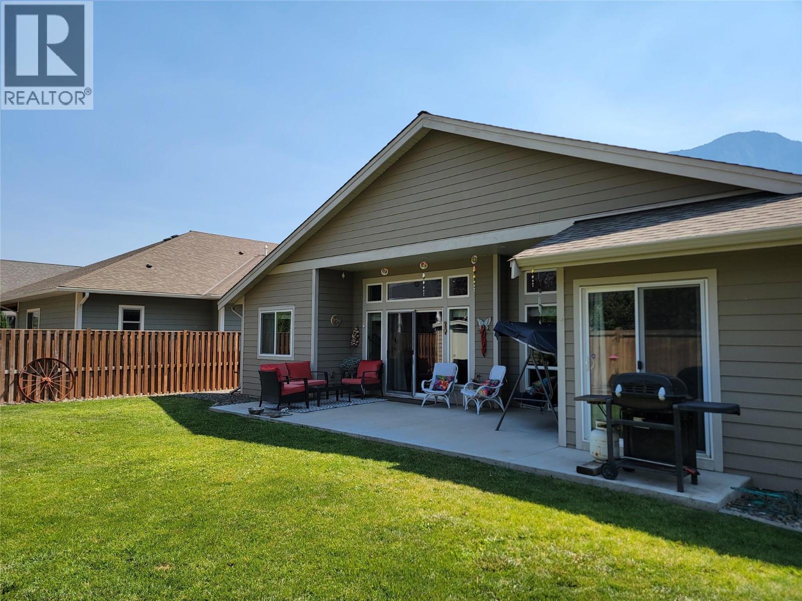208 K-View Crescent, Keremeos, British Columbia  V0X 1N2 - Photo 2 - 10397091