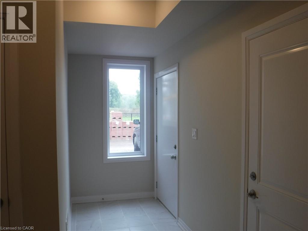 65 Progress Crescent, Kitchener, Ontario  N2R 0R7 - Photo 4 - 40853530