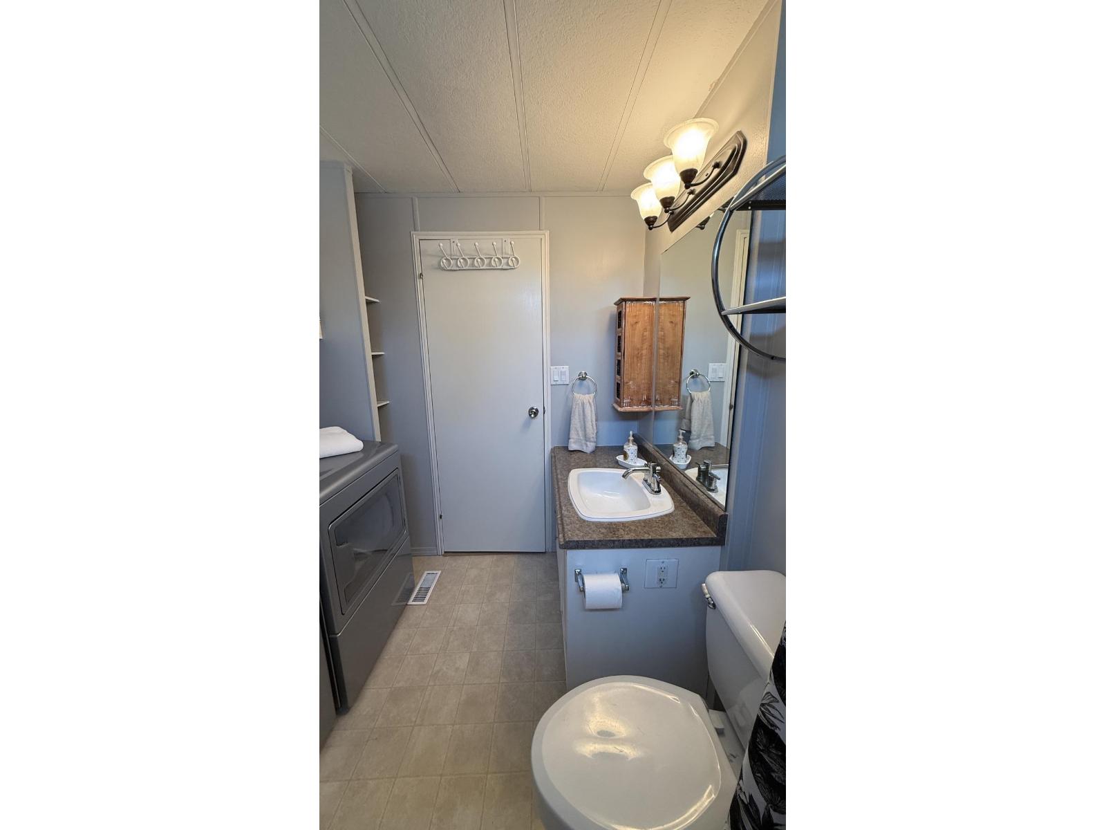 15851 Suffolk Road, Surrey, British Columbia  V4A 5L3 - Photo 12 - R3153244