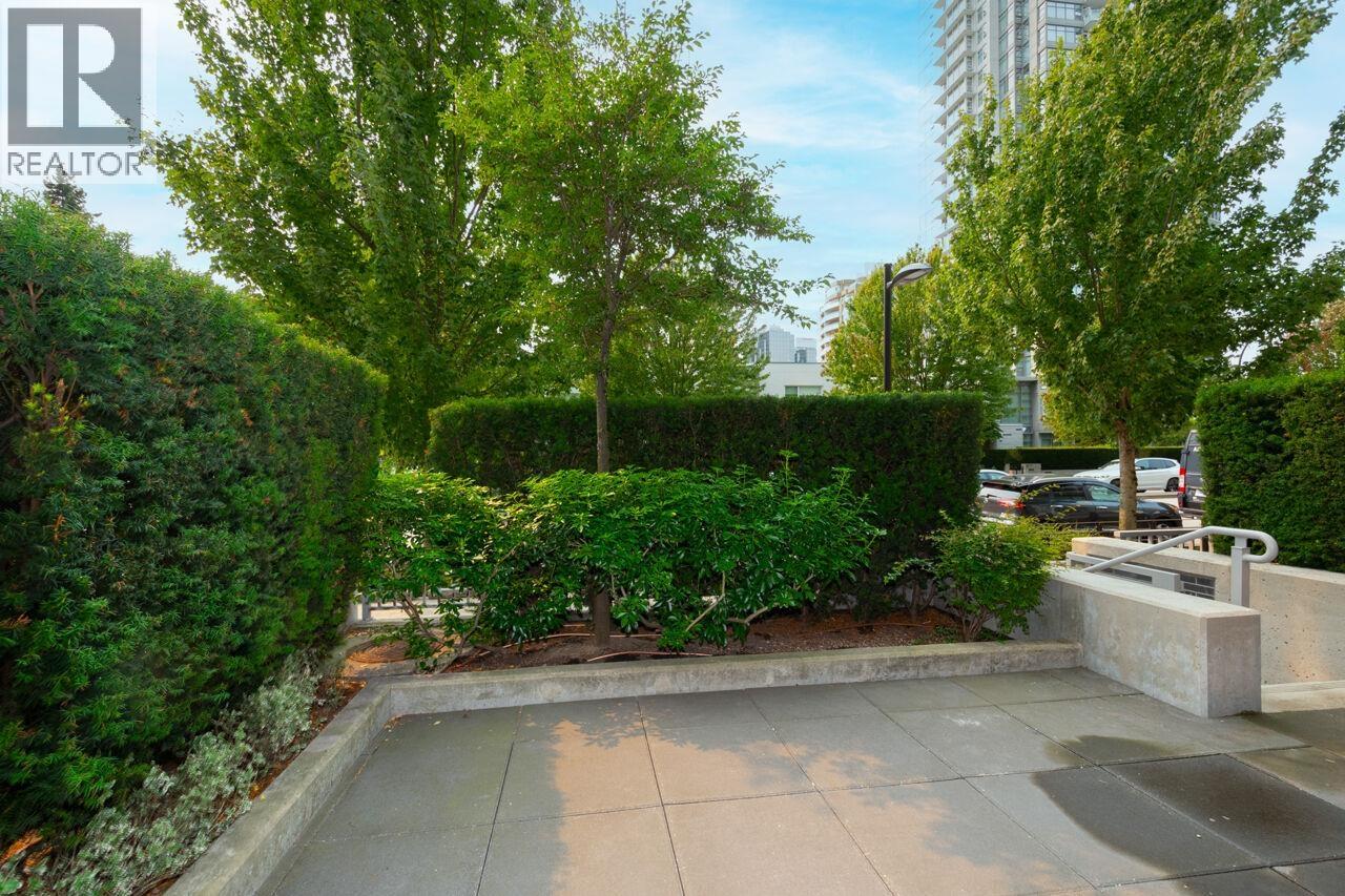 6556 Nelson Avenue, Burnaby, British Columbia  V5H 0G6 - Photo 2 - R3153524