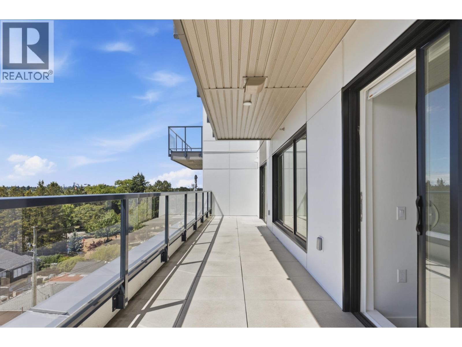 501 2268 E BROADWAY, Vancouver, British Columbia
