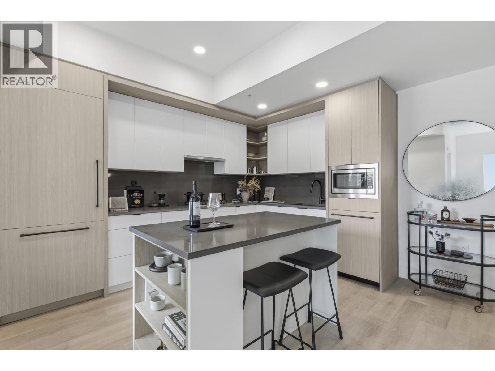 107 2268 E BROADWAY, Vancouver, British Columbia