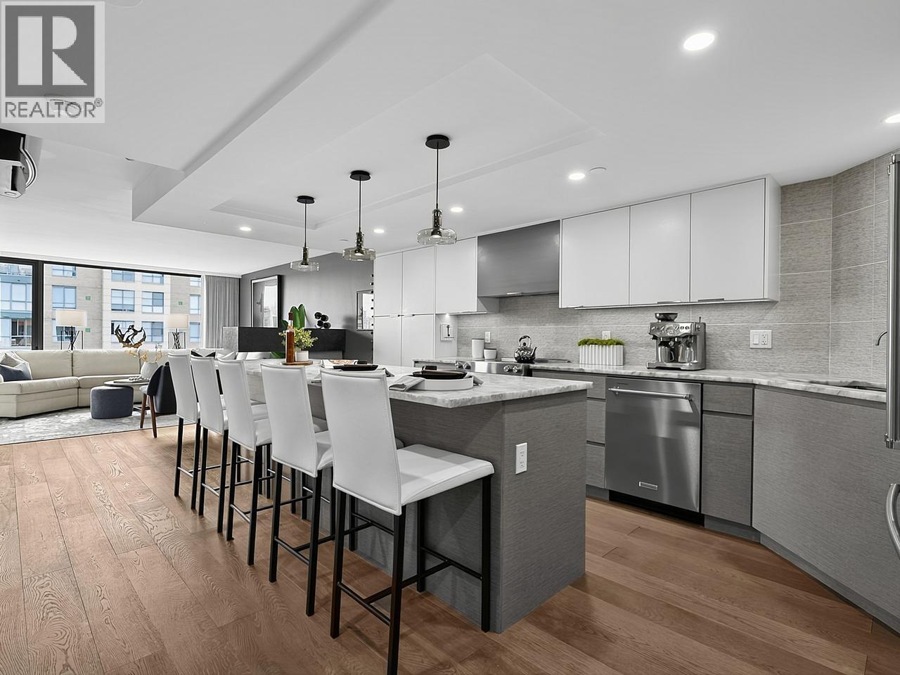 907 2201 PINE STREET, Vancouver, British Columbia