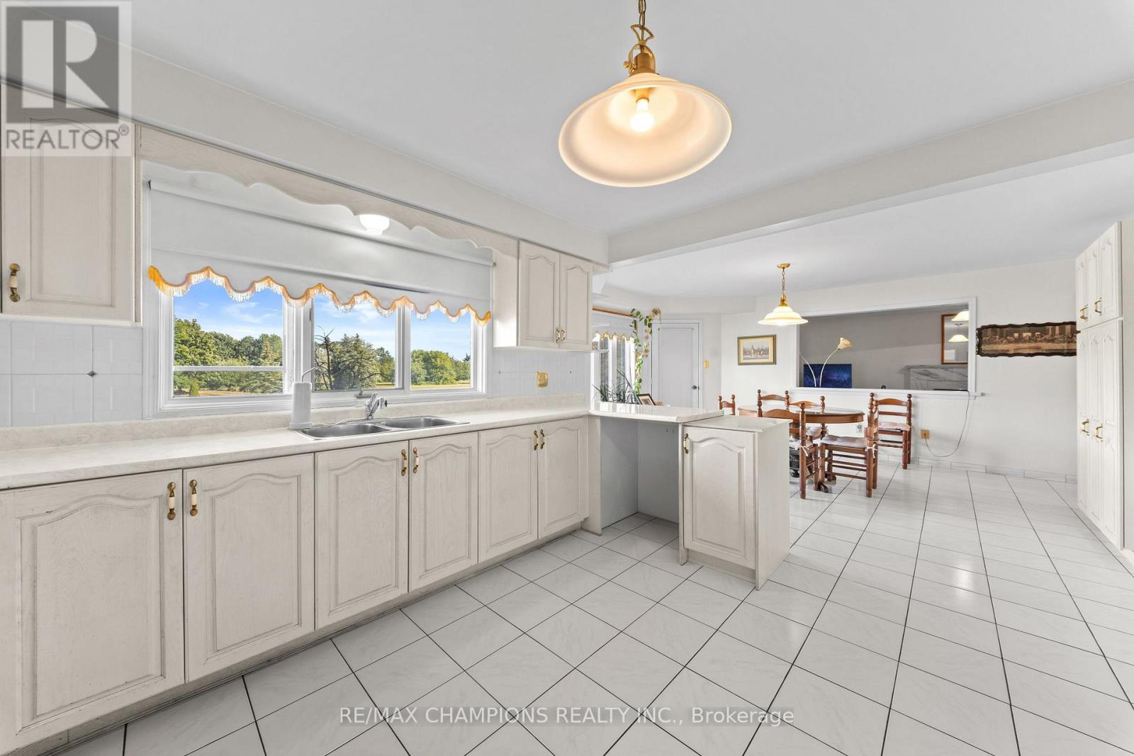 4047 Countryside Drive E, Brampton, Ontario  L6P 0T4 - Photo 14 - W13644050