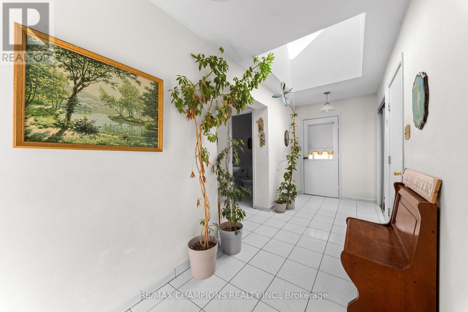 4047 Countryside Drive E, Brampton, Ontario  L6P 0T4 - Photo 7 - W13644050